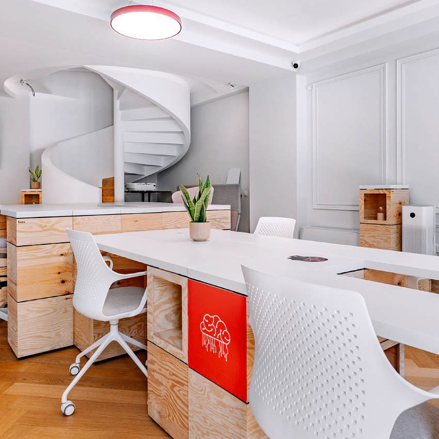 Property One Bene & Molto Luce Showroom